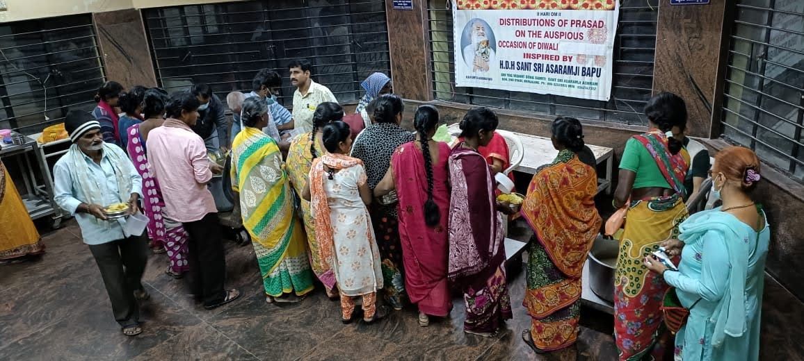Meal distribution at KIDWAI.
